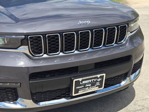 Used 2023 Jeep Grand Cherokee L Limited AWD/4WD image 5
