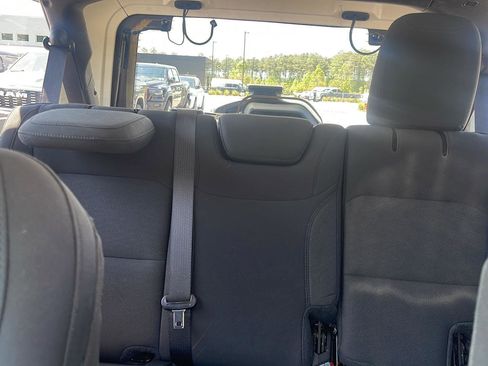 Used 2020 Jeep Wrangler Unlimited Sahara image 24