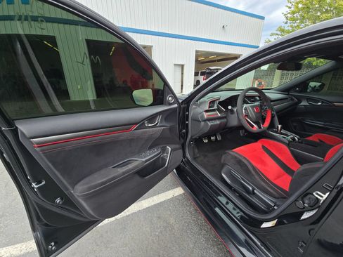 Used 2020 Honda Civic Type R image 17