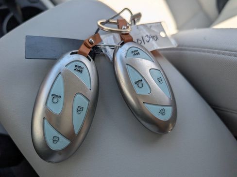 Used 2024 Hyundai Kona SEL FWD image 16