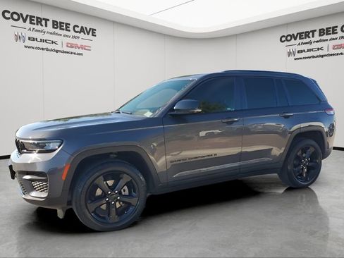 Used 2023 Jeep Grand Cherokee Altitude image 4