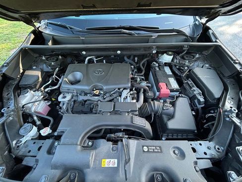 Used 2021 Toyota RAV4 XLE Premium FWD image 12
