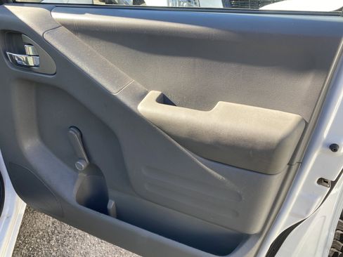 Used 2019 Nissan Frontier S image 21