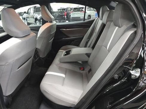 Used 2025 Toyota Camry SE AWD/4WD image 10