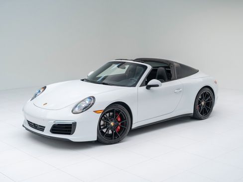 Used 2019 Porsche 911 Targa 4S image 1