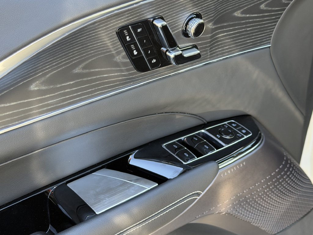 Used 2024 Cadillac Lyriq Sport AWD/4WD image 21