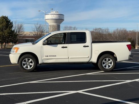 Used 2012 Nissan Titan SV image 2