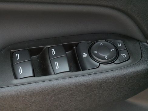 Used 2024 Chevrolet Equinox LT FWD image 19