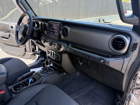 Used 2023 Jeep Wrangler Sport AWD/4WD image 38