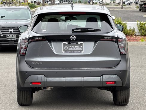 New 2025 Nissan Kicks SV w/ Illumination Package image 5
