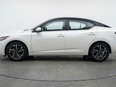 Used 2025 Nissan Sentra SV FWD image 5