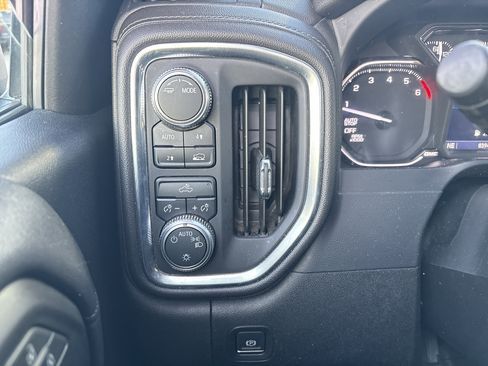 Used 2020 GMC Sierra 1500 SLE w/ SLE Convenience Package image 30