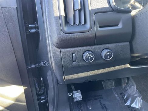 Used 2017 Chevrolet Colorado LT w/ LT Convenience Package image 14