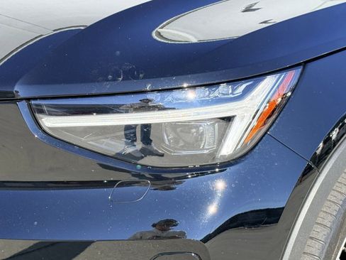 Certified 2023 Volvo XC40 Recharge Ultimate image 11