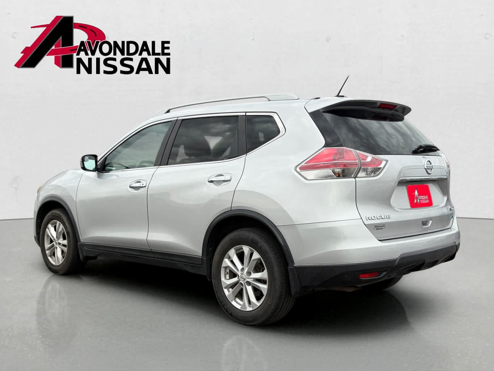 Used 2014 Nissan Rogue SV AWD/4WD image 3