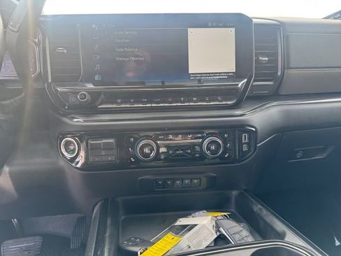 Used 2024 Chevrolet Silverado 2500 ZR2 w/ Technology Package image 15