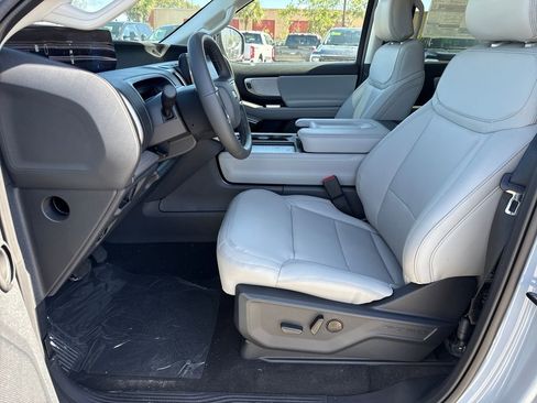 New 2026 Ford Expedition Active image 20