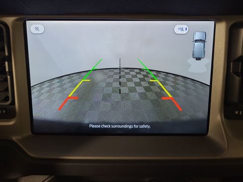 Used 2025 Ford Bronco Outer Banks image 9