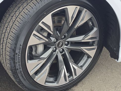 New 2026 Audi Q8 Premium Plus image 16