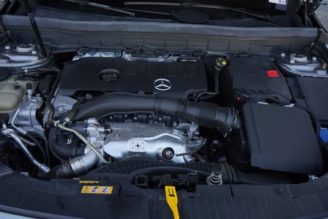 Used 2022 Mercedes-Benz GLB 250 image 30