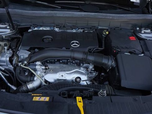 Used 2022 Mercedes-Benz GLB 250 image 30