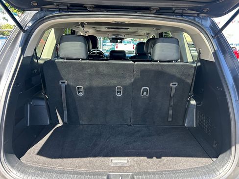 Used 2020 Kia Telluride S w/ S 8 Passenger Seating Package FWD image 28