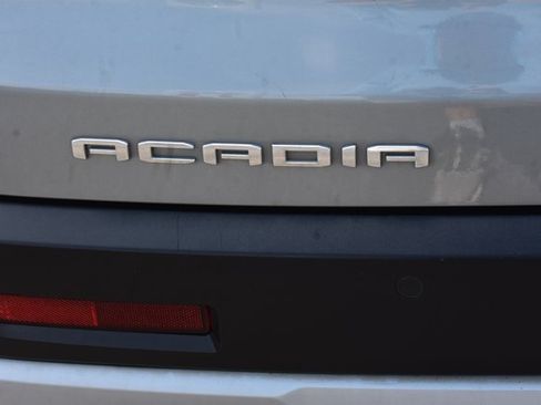 Used 2023 GMC Acadia SLE FWD image 7