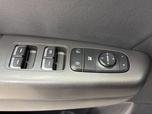 Used 2017 Kia Sportage EX image 32