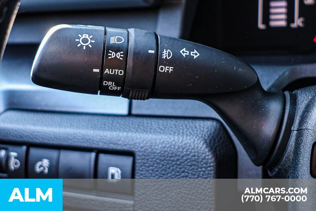 Used 2025 Toyota 4Runner SR5 AWD/4WD image 31