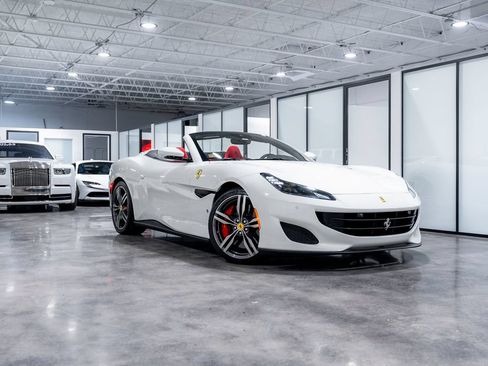 Used 2020 Ferrari Portofino RWD image 15