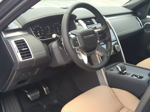 New 2026 Land Rover Discovery Limited Edition AWD/4WD image 10
