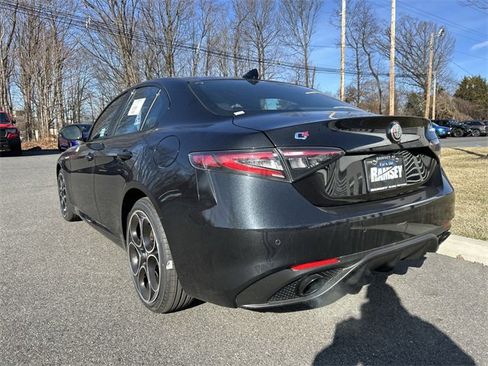 New 2025 Alfa Romeo Giulia AWD w/ Veloce Package AWD image 6