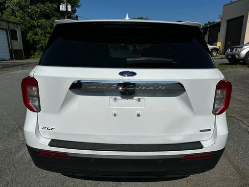 Used 2020 Ford Explorer XLT w/ Comfort Package AWD/4WD image 6