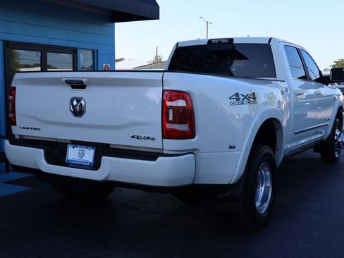Used 2019 RAM 3500 Limited w/ Max Tow Package image 4