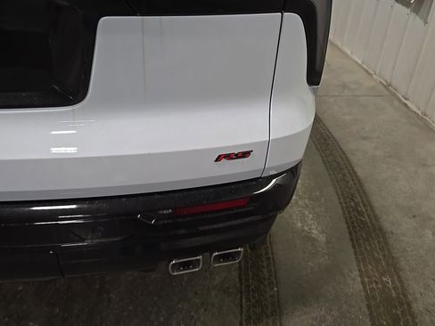 New 2026 Chevrolet Traverse RS w/ LPO, Floor Liner Package image 9