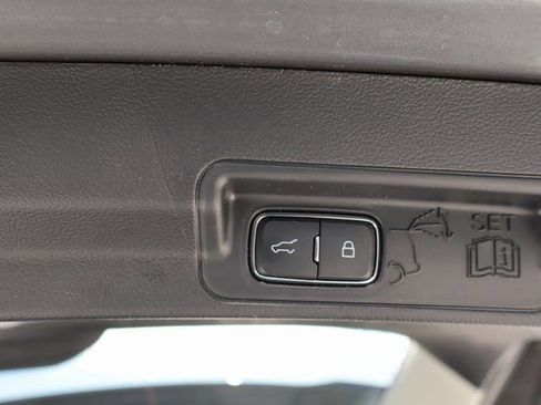 Used 2025 Ford Explorer Active image 27