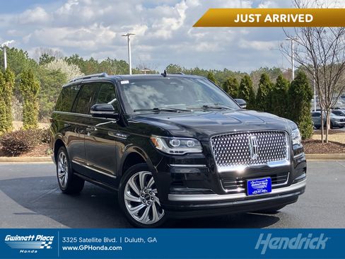 Used 2024 Lincoln Navigator Reserve image 1