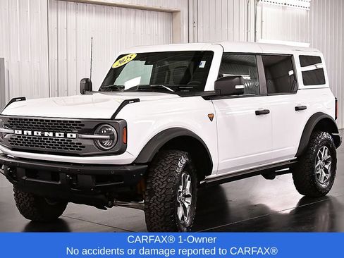 Used 2025 Ford Bronco Badlands AWD/4WD image 3