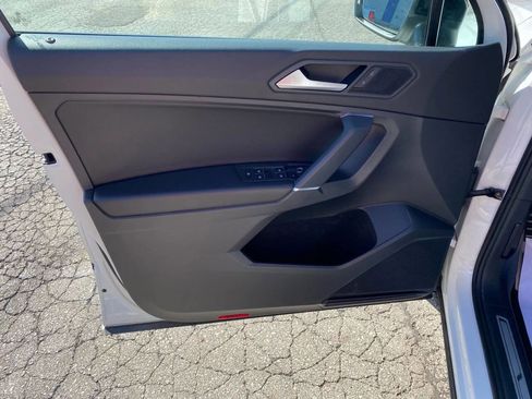 Used 2020 Volkswagen Tiguan SE R-Line image 13