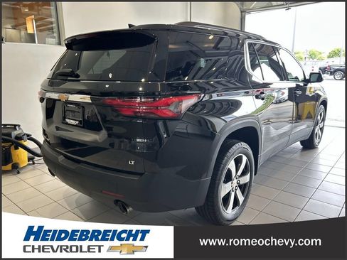 Certified 2023 Chevrolet Traverse LT w/ LT Premium Package AWD/4WD image 4