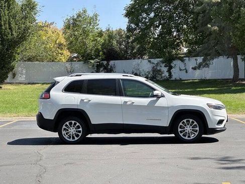 Used 2019 Jeep Cherokee Latitude w/ Popular Appearance Group image 3