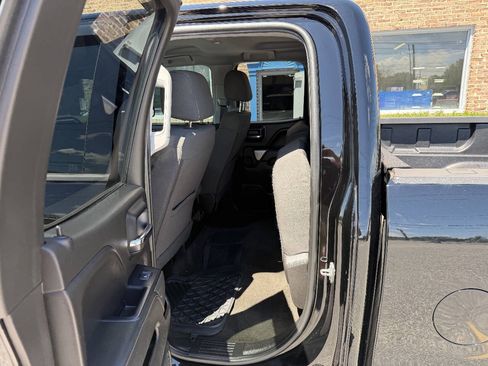 Used 2018 Chevrolet Silverado 1500 LT AWD/4WD image 16