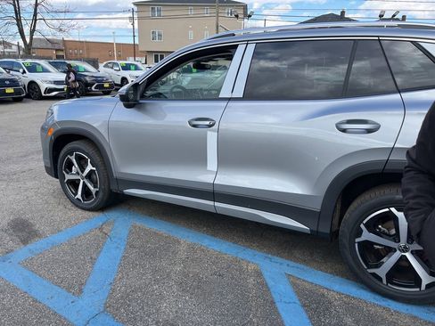 New 2026 Volkswagen Tiguan SE AWD/4WD image 13