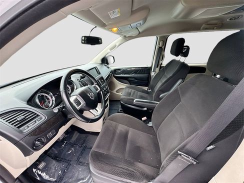 Used 2017 Dodge Grand Caravan SE w/ Power Window Group image 17