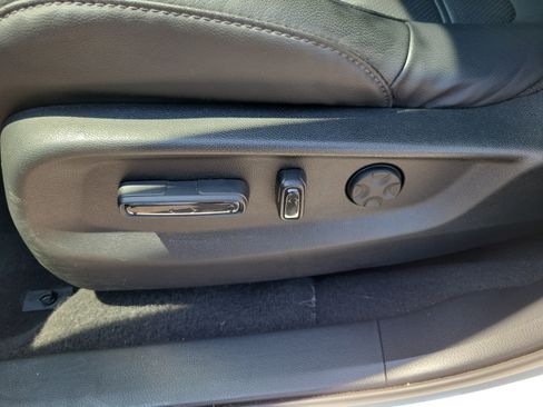 Used 2020 Honda CR-V Touring image 27