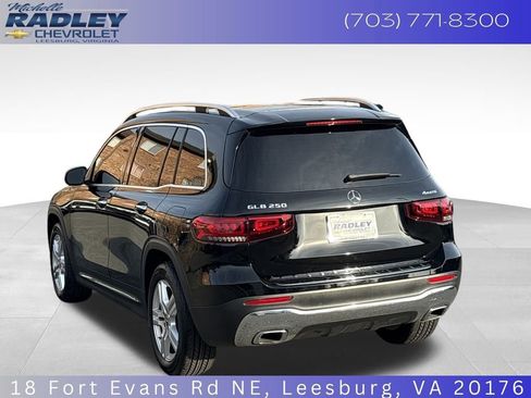 Used 2022 Mercedes-Benz GLB 250 4MATIC image 4