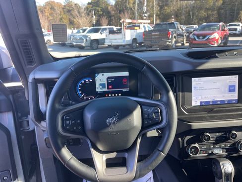 Used 2023 Ford Bronco Black Diamond image 17