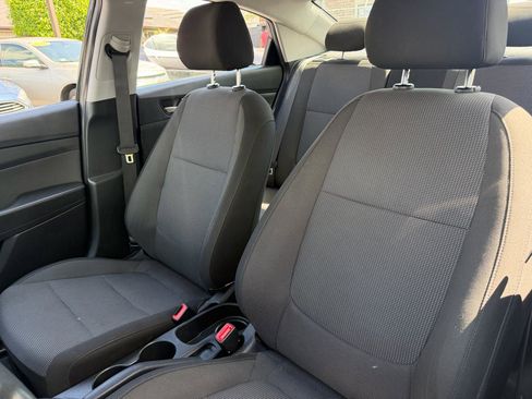 Used 2019 Hyundai Accent SE FWD image 10