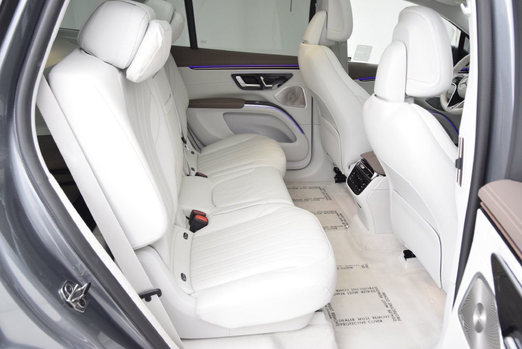 Used 2023 Mercedes-Benz EQS 450+ SUV image 19