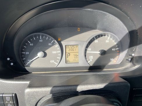 Used 2016 Mercedes-Benz Sprinter 2500 image 9